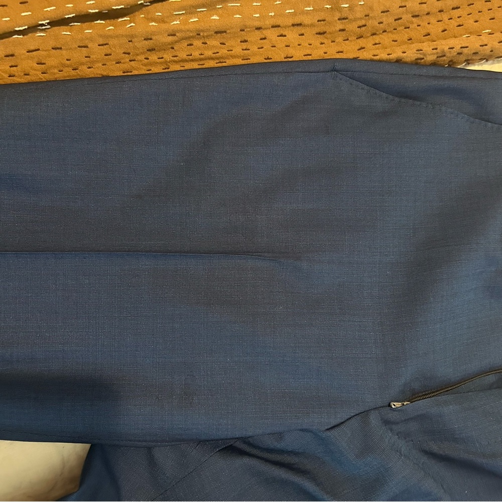 Hugo Boss Deep Blue Men's Suit - Picture 8 of 8